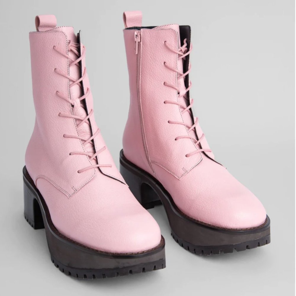 New with box and dust bag - BY FAR Cobain Grained Leather Boots - Size 39